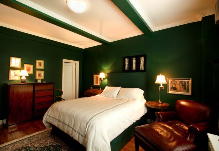 green-vegg farge og hvit lin-in-a-luksuriøse soverom