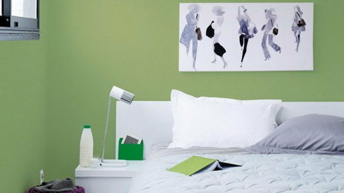 Yeşil duvar rengi beyaz-görüntü-duvara-in-yatak odası