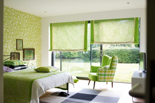 green-wall design-for-sypialni-z roletami