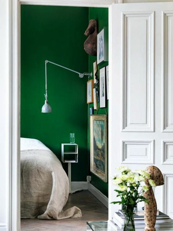 zelena stena načrtovanje za spalnico-belo-vratni