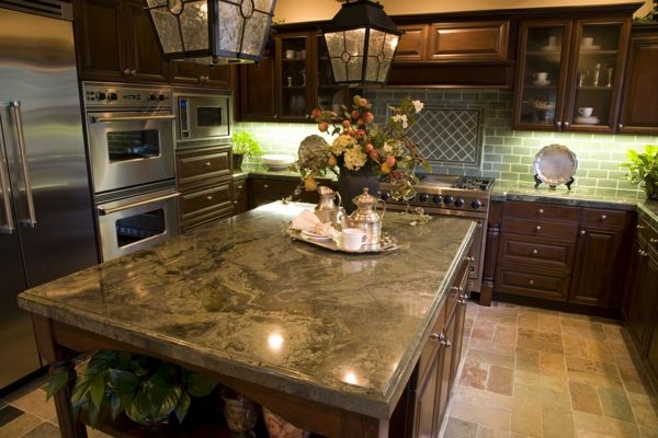 granito stalviršis iš natūralaus akmens už virtuvę elegantiškų deko elementų