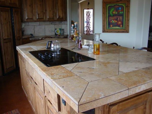 granito stalviršiai virtuvėje puikiai tinka