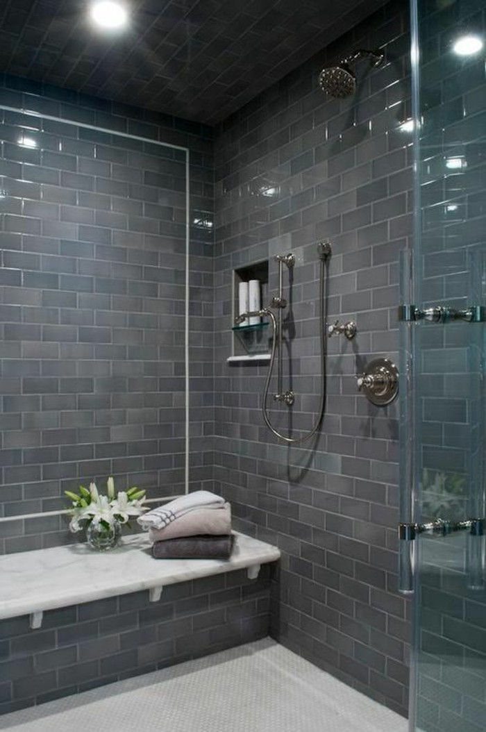šedo-kúpeľne-s-krásne skla stenu sprchovacieho