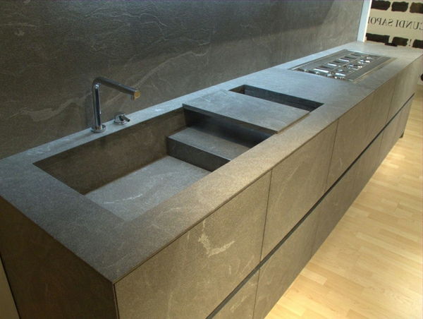 sivo-kamnita umivalnica-za-kuhinjo-odličen dizajn