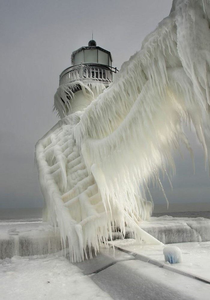 pra-Winterbilder mrazené schodiskové špecifické tvary ľadu