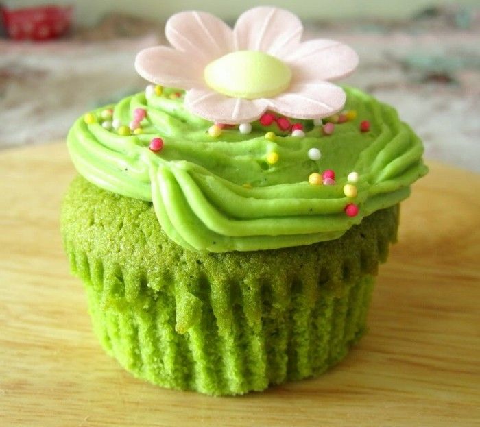 grønn-te-matcha-morsomme-muffins-i-grønn-fra-matcha pulver-helse-og-vakre utseende-fondant-selv-make-deco
