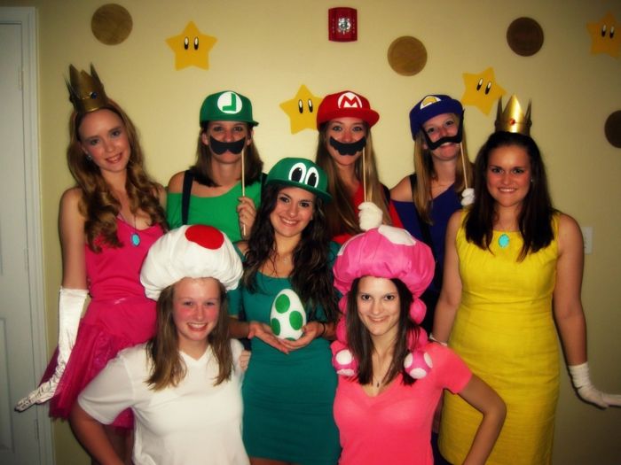 Costume de grup amuzante ca toți eroii Super Mario în varianta feminină