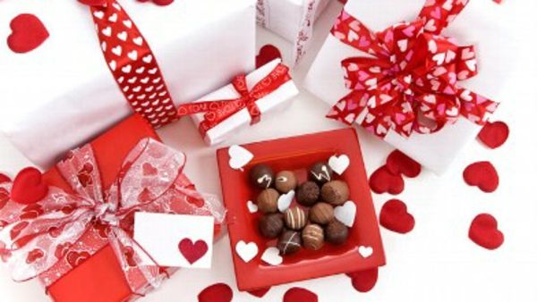 čokolada sladkarije srca oblika Embalaža rdeče-bela