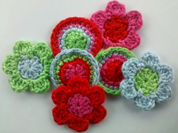 Kvačkanje z-lepih-cvetje-v-različnih barv-lepa-cvetje Floral Deco-crochet-