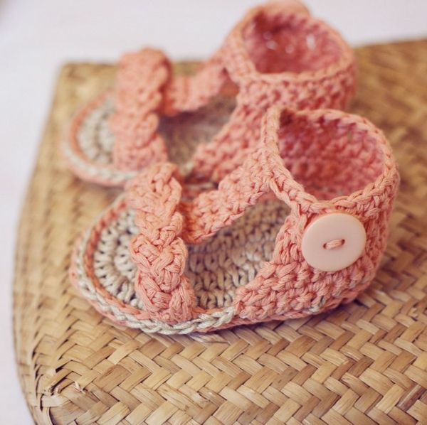 sapatos-com-bela-design-de-baby-crochet-bebê -häkeln