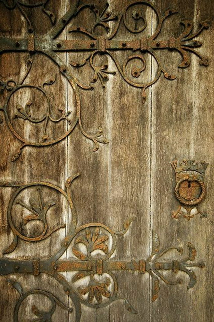 tre inngangs dør-metall grabbring ornamenter-årgang-rust