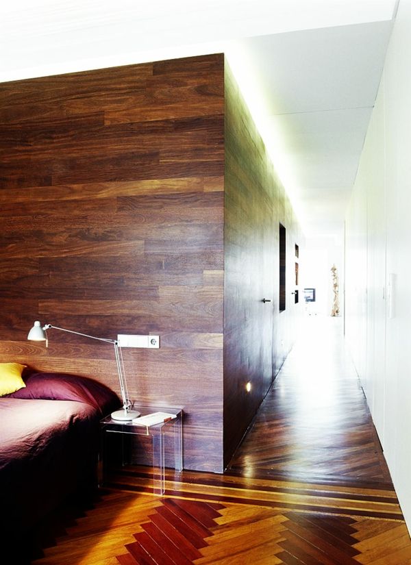korridor design vägg gjord av trä säng