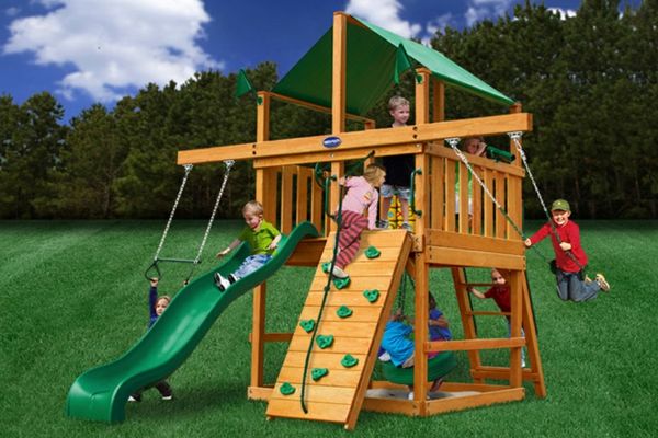 houten spel tower-with-slide-en-swing-jaar-beautiful