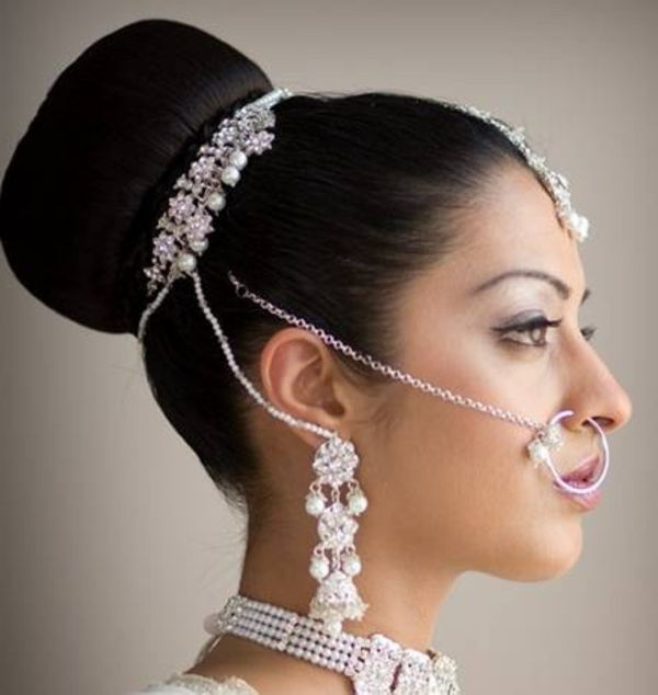 bonita-noiva-árabe-casamento penteado-elegante olhar