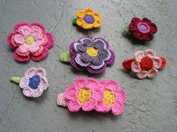 păr accesorii-croșetat-cu-frumos-flori-in-diferite-culori