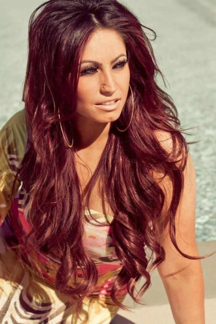 hårfarge-rød-tipp-kvinne-veldig-fint-lang frisyre