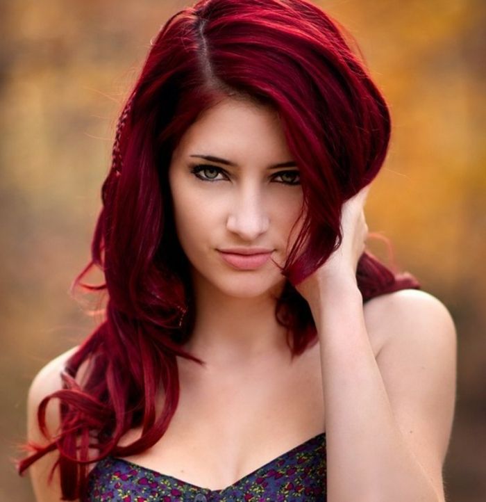 haarkleur, rood en prachtige-nuance-in-violet