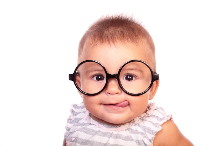 Vizyon bozukluğu gözlüklü şirin bebek komik resim sevimli bebek okuma gözlükleri yuvarlak gözlük sağlık