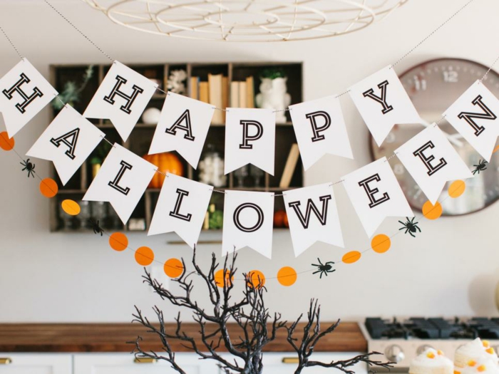 Gör Happy Halloween krans själv, dekorationsidéer för barn och vuxna