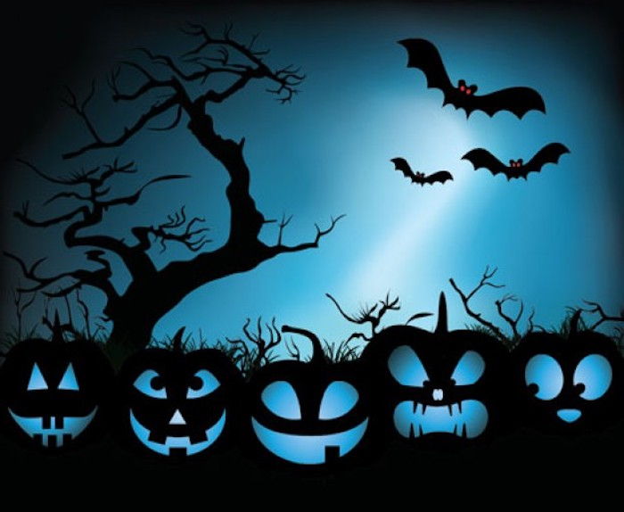 Halloween-achtergrond in blauwe kleur - verschillende pompoengezichten