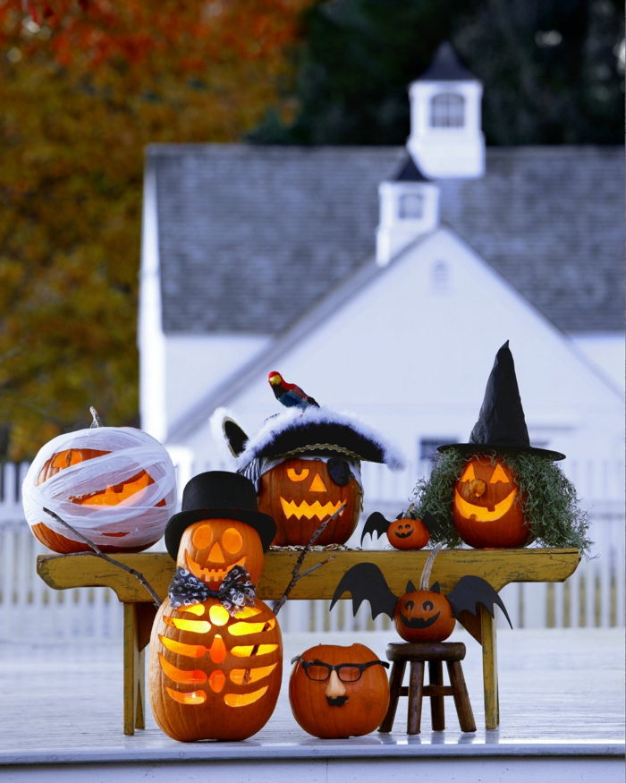 Carving och dekorera pumpor, mamma, snögubbe, pirat, häxa och fladdermöss, cool halloween dekoration