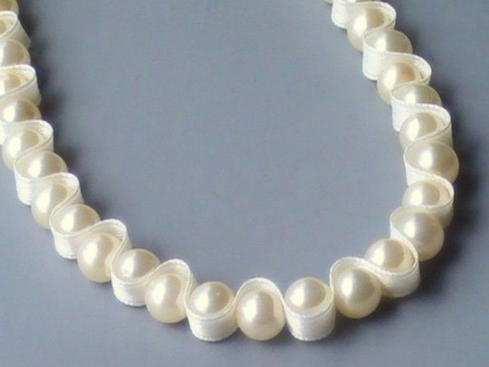 náhrdelník samo-sa-z-perla-and-tkanina