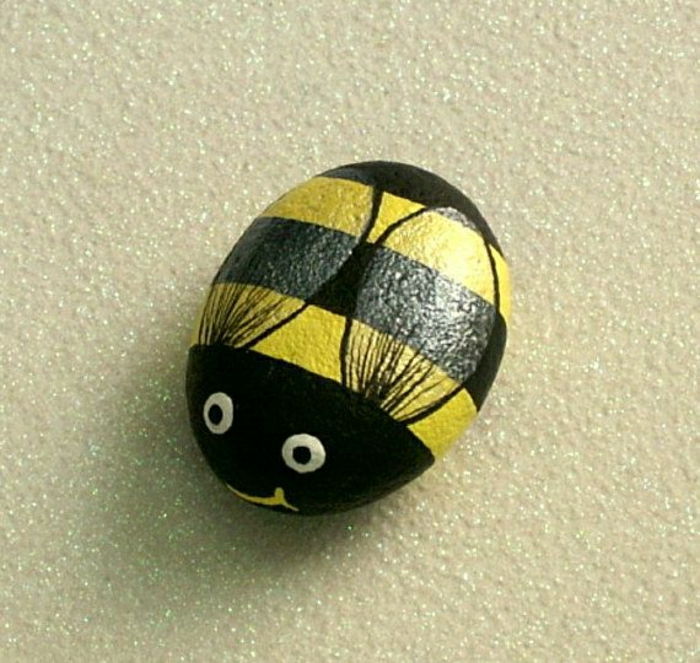 handmålade sten bee-sweet