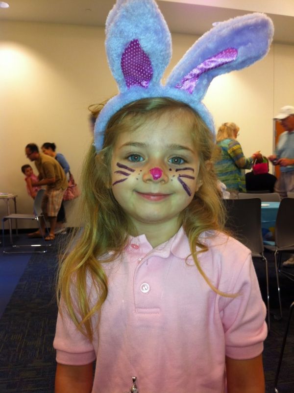 tavşan kulakları ve tavşan yüzü makyaj sevimli görünüm