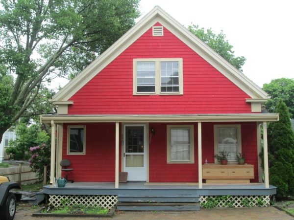hausfassade-color-house-in-rosu-culoare