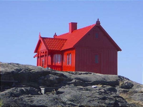 hausfassade-culoare-rosu-house-eincatcher