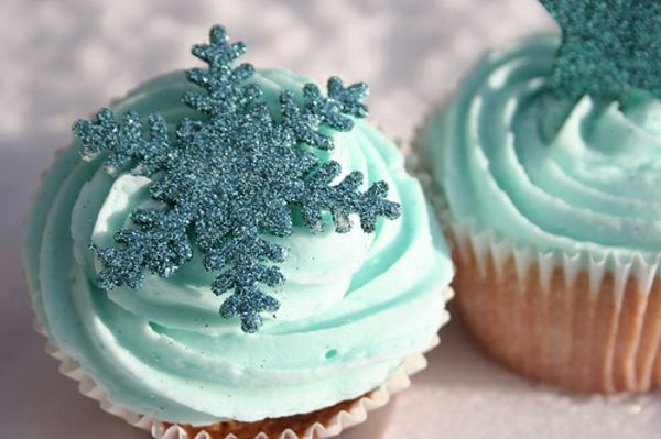 ljusblå muffins-med-snöflingor
