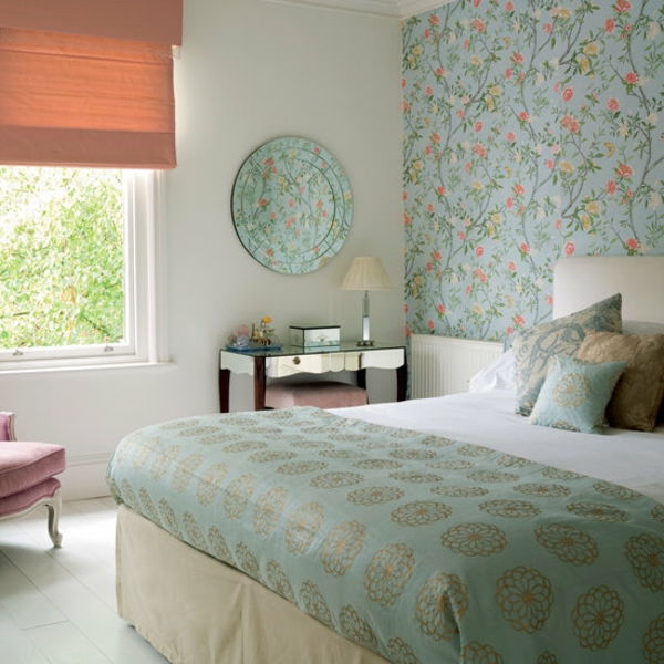 Stenska obloga za spalnico - svetlo balu cvet