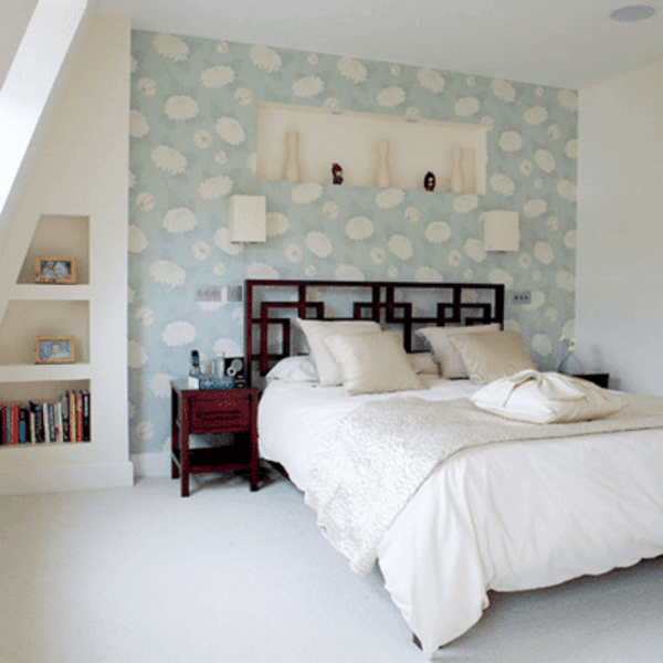 biele figúrky na tapety - dizajn stien v spálni