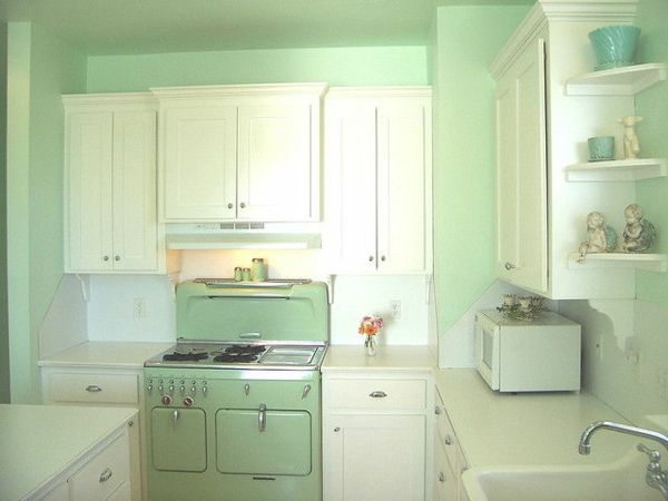 svetlo pohištvo zeleno-kuhinja v vintage stilu retro videz