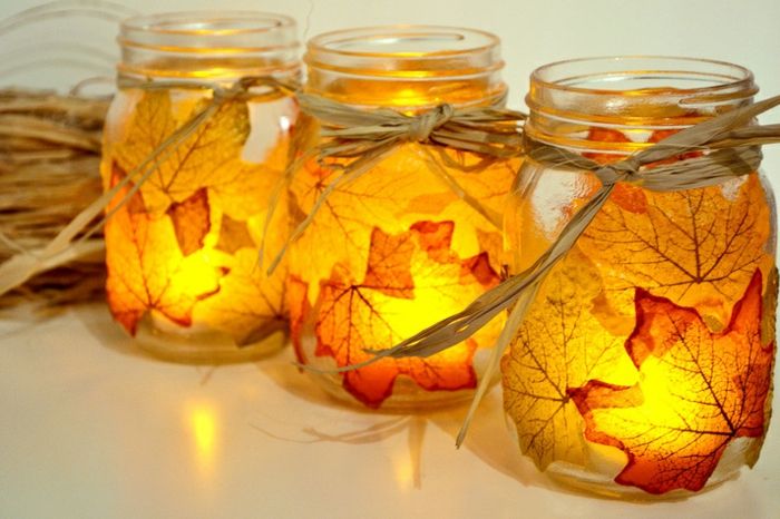 vyrobte jesenné lampy z pohárov a jesenné lístie, skvelé nápady pre deti i dospelých