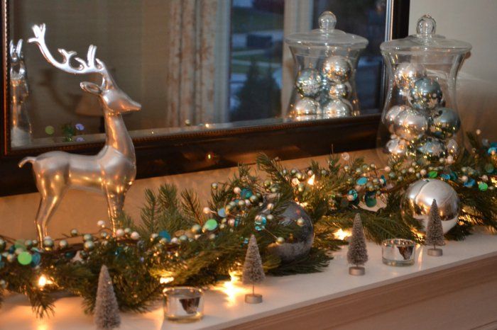Krásna-vianočné ozdoby-nápady-vianočné ozdoby jedľové vetvy postavy Strieborné gule Hart