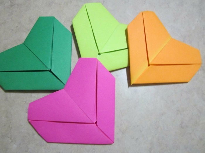herze-Tinker-kreativ-fargerike-modeller-origami