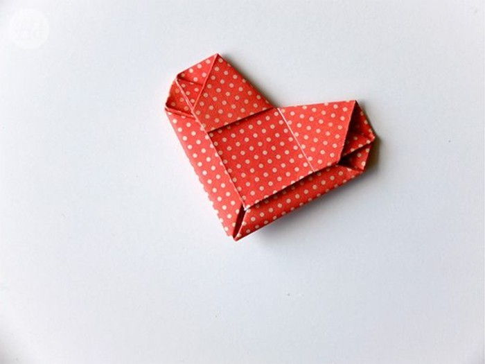 hjerte tinker-kreativ-design-i-rød-origami-idee