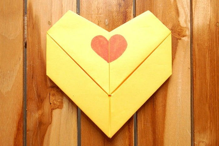 Kalp-tamirci-origami tasarım-sarı renkli