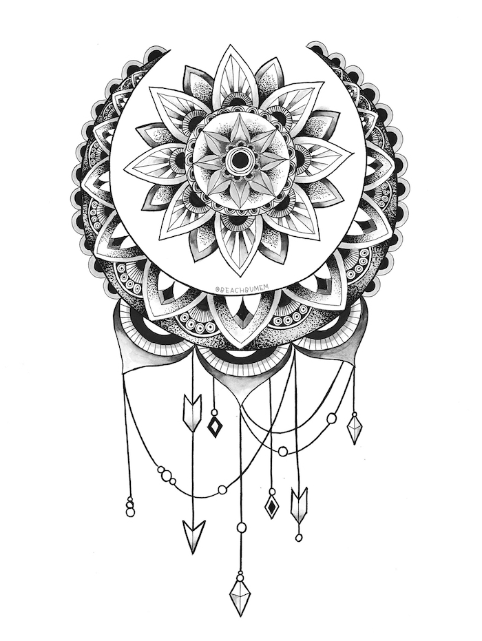 tatuaggio nero con grandi motivi a mandala e piccole frecce bianche