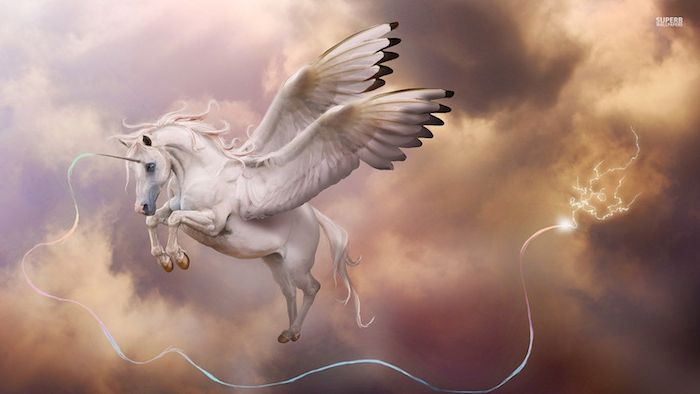 Bulutlar ve gökyüzü ve siyah gözleri ve beyaz kanatları ve beyaz boynuzlu beyaz uçan bir tek boynuzlu at