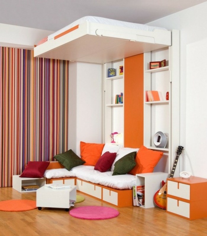 våningssäng-for-vuxen-orangefärgad