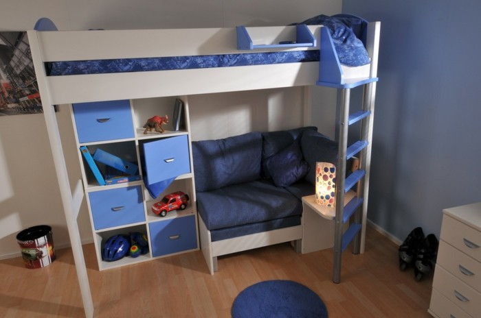 våningssäng-egen-build-idé-för-en-halv hög loftsäng-for-barn