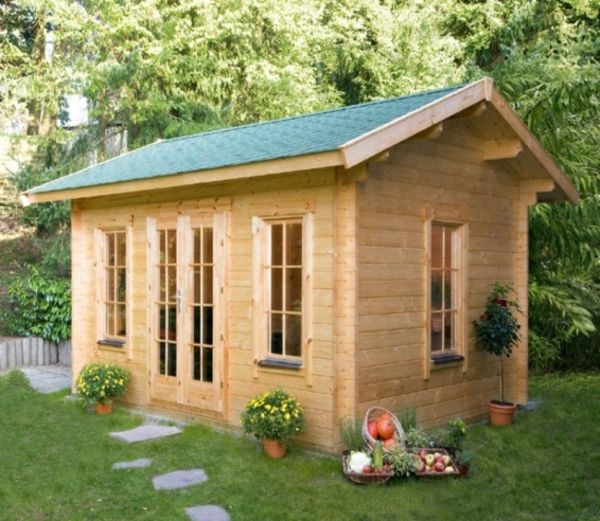 holzhütte-build-bardzo-piękny-out-of-wood-klasyczny dach
