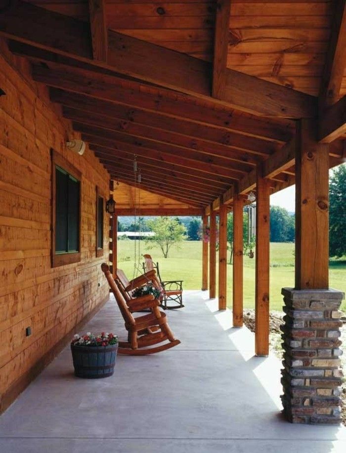 lemn-casa-cu-verandă și se pot relaxa scaun