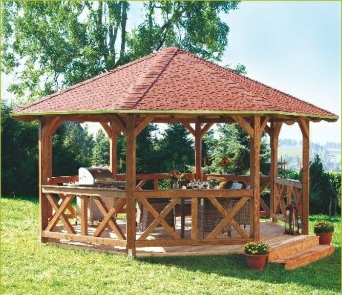 leseni paviljon-in-vrtu-s-ograjo