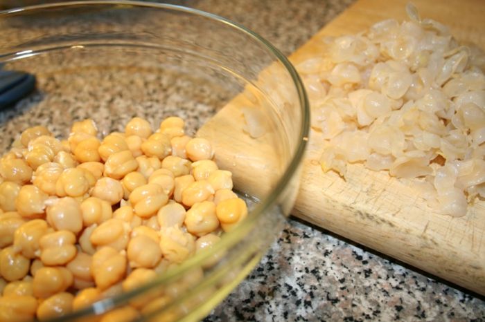 hummus recept kikärter på matlagning förbereda peel idé ärter i skålen