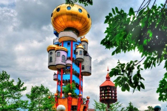 Hundertwasser-arhitectura-un-colorat-turn