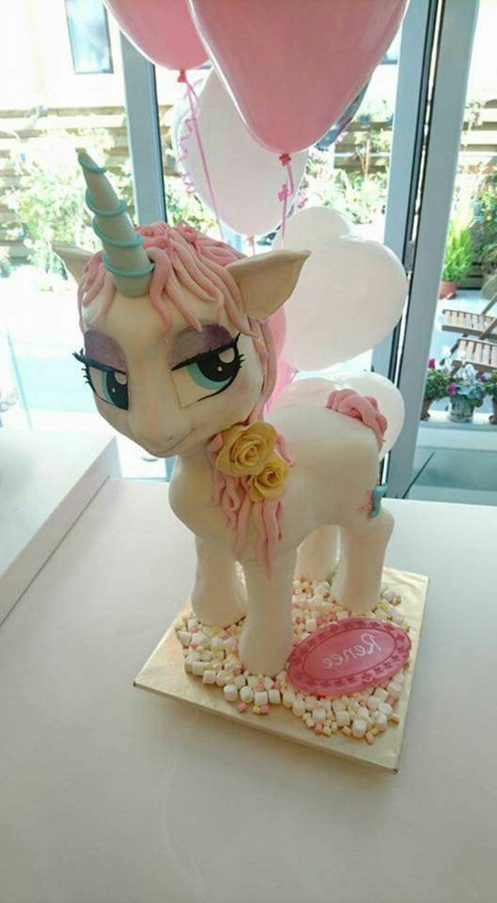 Beyaz unicorn kek için fikir