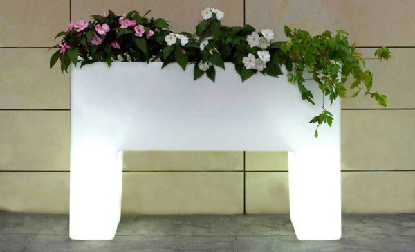 ideeën-voor-een-mooi-glanzende-bloembakken - in het wit